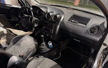 Ford Fiesta, 2004 год, 145 000 рублей, 7 фотография