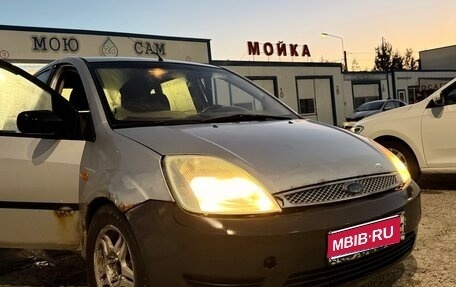 Ford Fiesta, 2004 год, 145 000 рублей, 1 фотография