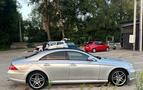 Mercedes-Benz CLS, 2004 год, 1 000 000 рублей, 2 фотография
