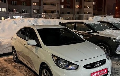 Hyundai Solaris II рестайлинг, 2012 год, 900 000 рублей, 1 фотография