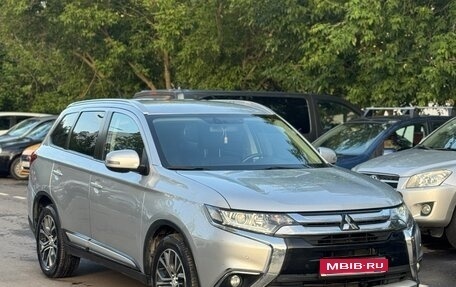 Mitsubishi Outlander III рестайлинг 3, 2016 год, 1 900 000 рублей, 1 фотография