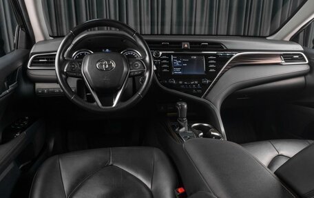 Toyota Camry, 2019 год, 2 799 000 рублей, 10 фотография