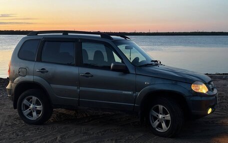 Chevrolet Niva I рестайлинг, 2013 год, 450 000 рублей, 2 фотография