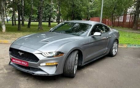 Ford Mustang VI рестайлинг, 2020 год, 3 200 000 рублей, 3 фотография