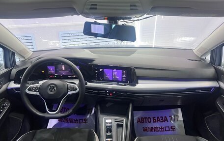 Volkswagen Golf VIII, 2023 год, 1 820 000 рублей, 15 фотография