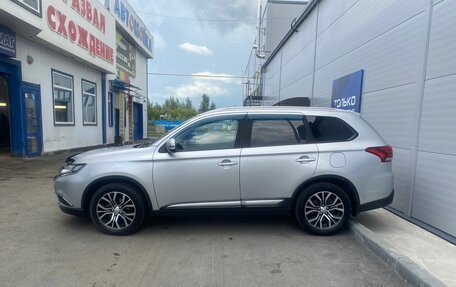 Mitsubishi Outlander III рестайлинг 3, 2016 год, 1 996 000 рублей, 5 фотография