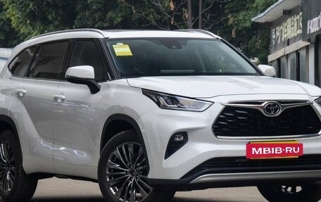 Toyota Highlander, 2026 год, 5 800 000 рублей, 3 фотография