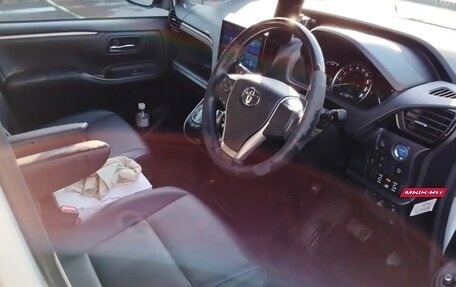 Toyota Esquire I, 2016 год, 1 800 000 рублей, 7 фотография