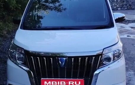 Toyota Esquire I, 2016 год, 1 800 000 рублей, 2 фотография