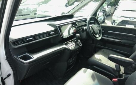 Honda Stepwgn IV, 2017 год, 1 169 100 рублей, 17 фотография