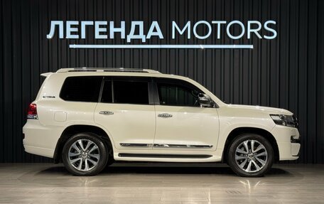 Toyota Land Cruiser 200, 2017 год, 5 850 000 рублей, 4 фотография