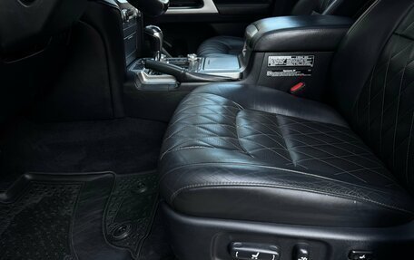 Toyota Land Cruiser 200, 2017 год, 5 850 000 рублей, 25 фотография