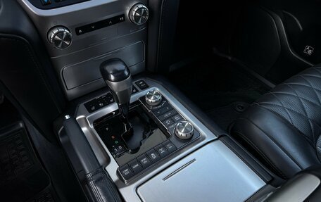Toyota Land Cruiser 200, 2017 год, 5 850 000 рублей, 20 фотография