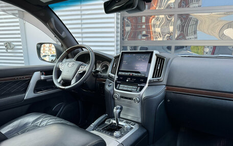 Toyota Land Cruiser 200, 2017 год, 5 850 000 рублей, 34 фотография