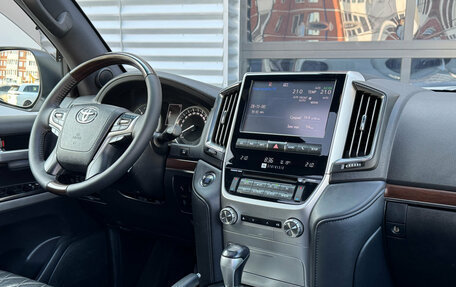 Toyota Land Cruiser 200, 2017 год, 5 850 000 рублей, 35 фотография