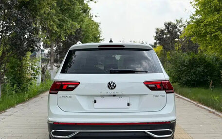 Volkswagen Tiguan II, 2022 год, 2 478 000 рублей, 5 фотография