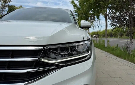 Volkswagen Tiguan II, 2022 год, 2 478 000 рублей, 7 фотография