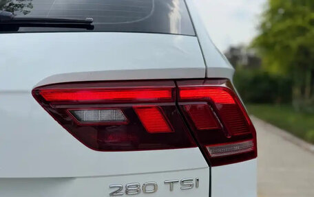 Volkswagen Tiguan II, 2022 год, 2 478 000 рублей, 8 фотография