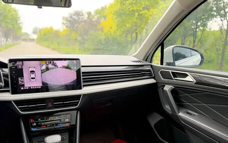 Volkswagen Tiguan II, 2022 год, 2 478 000 рублей, 15 фотография