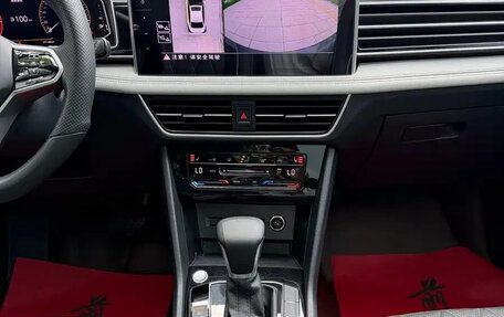Volkswagen Tiguan II, 2022 год, 2 478 000 рублей, 14 фотография