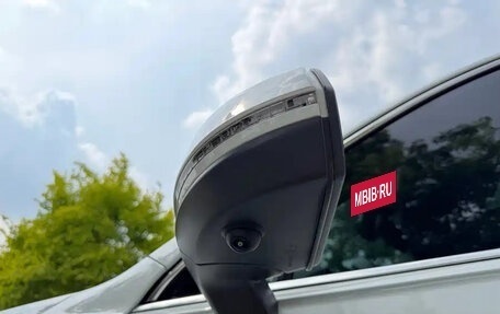Volkswagen Tiguan II, 2022 год, 2 478 000 рублей, 10 фотография