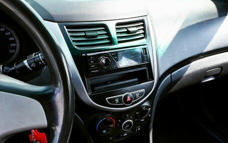 Hyundai Solaris II рестайлинг, 2010 год, 552 000 рублей, 10 фотография
