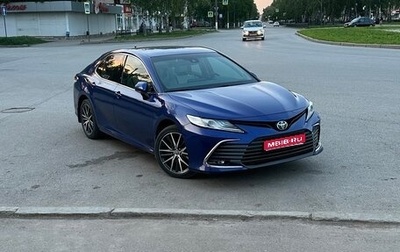 Toyota Camry, 2021 год, 3 300 000 рублей, 1 фотография