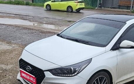 Hyundai Solaris II рестайлинг, 2018 год, 1 300 000 рублей, 1 фотография