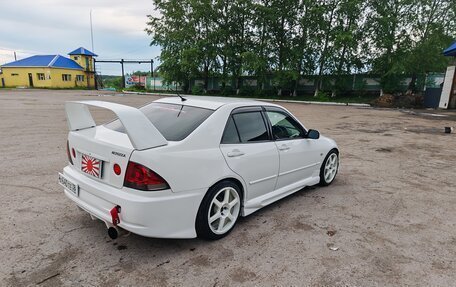 Toyota Altezza, 2001 год, 1 900 000 рублей, 24 фотография