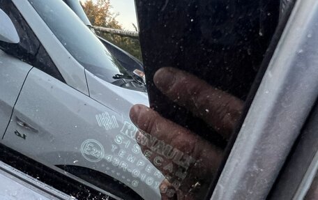 Renault Logan II, 2016 год, 650 000 рублей, 10 фотография