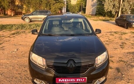 Renault Logan II, 2016 год, 650 000 рублей, 3 фотография