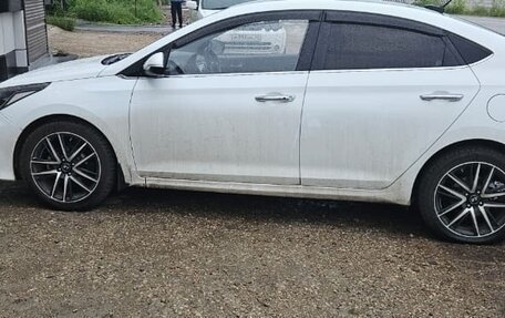 Hyundai Solaris II рестайлинг, 2018 год, 1 300 000 рублей, 4 фотография