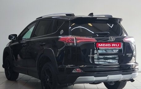 Toyota RAV4, 2018 год, 3 130 000 рублей, 7 фотография