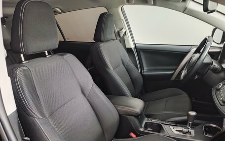 Toyota RAV4, 2018 год, 3 130 000 рублей, 21 фотография