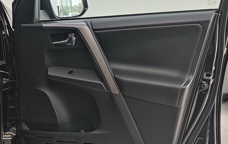Toyota RAV4, 2018 год, 3 130 000 рублей, 32 фотография