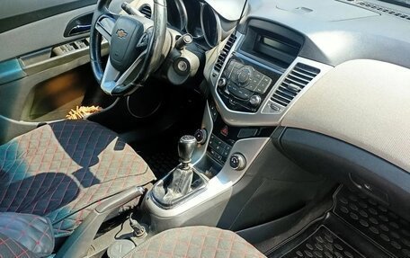Chevrolet Cruze II, 2011 год, 720 000 рублей, 6 фотография