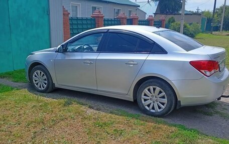 Chevrolet Cruze II, 2011 год, 720 000 рублей, 4 фотография