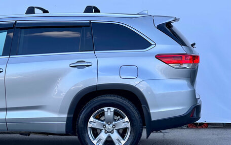 Toyota Highlander III, 2017 год, 3 190 000 рублей, 6 фотография