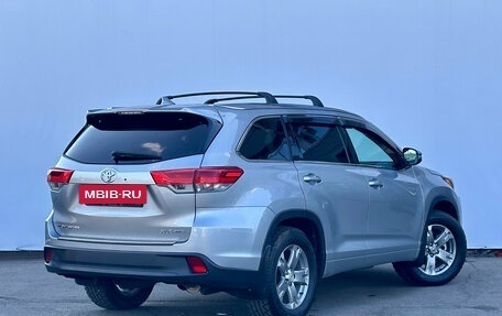 Toyota Highlander III, 2017 год, 3 190 000 рублей, 9 фотография