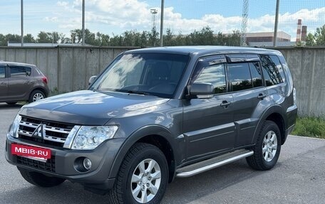 Mitsubishi Pajero IV, 2013 год, 1 999 000 рублей, 2 фотография