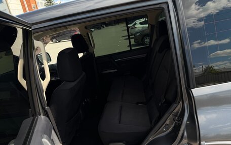 Mitsubishi Pajero IV, 2013 год, 1 999 000 рублей, 12 фотография