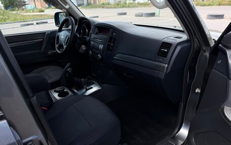Mitsubishi Pajero IV, 2013 год, 1 999 000 рублей, 14 фотография