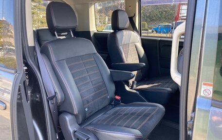 Mitsubishi Delica D:5 I, 2017 год, 1 830 000 рублей, 10 фотография