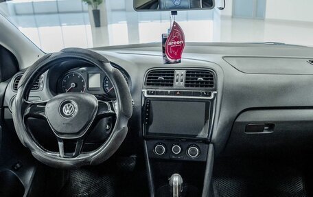 Volkswagen Polo VI (EU Market), 2016 год, 1 000 000 рублей, 13 фотография