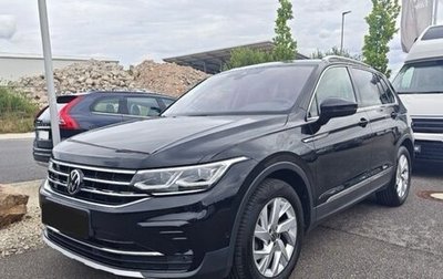 Volkswagen Tiguan II, 2023 год, 3 390 000 рублей, 1 фотография