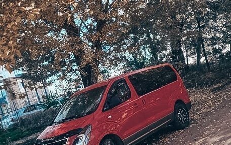 Hyundai H-1 II рестайлинг, 2010 год, 700 000 рублей, 7 фотография