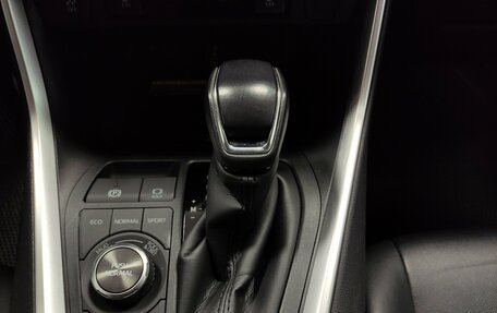 Toyota RAV4, 2021 год, 3 450 000 рублей, 13 фотография