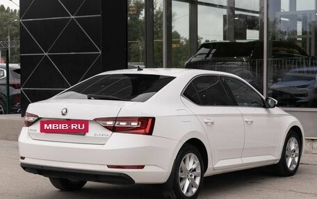 Skoda Superb III рестайлинг, 2018 год, 2 270 000 рублей, 5 фотография