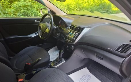 Hyundai Solaris II рестайлинг, 2016 год, 1 000 000 рублей, 12 фотография