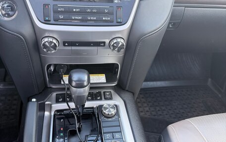 Toyota Land Cruiser 200, 2021 год, 5 300 000 рублей, 5 фотография